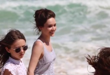 Семейная прогулка на пляже Макао