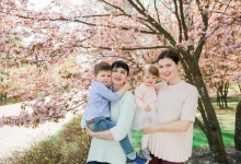 Семейная фотосессия (цветущая сакура)