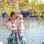 Семейная фотосессия в цветущем саду