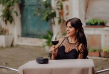 Девушка и вино. Фотограф Италия и Испания