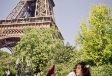 ЗАВТРАК У ЭЙФЕЛЕВОЙ БАШНИ